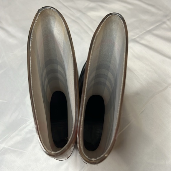 BURBERRY Rain Boots | Size 37 - Picture 14 of 15